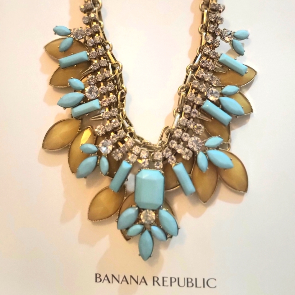 NWT Banana Republic Necklace